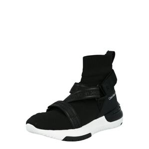 Calvin Klein Jeans Magas szárú edzőcipők 'COMFAIR 4'  fekete / fehér