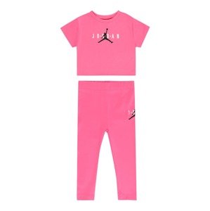 Jordan Jogging ruhák  világos-rózsaszín / fekete / fehér